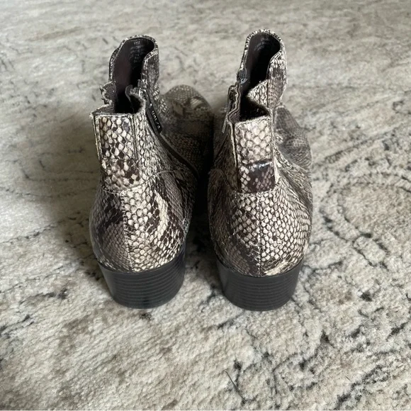 UNISA Howwi Bootie, Beige Gray/Snakeskin, size 11 - Picture 3 of 5